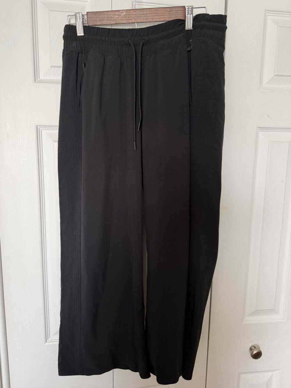 Athleta Black Cropped Pant